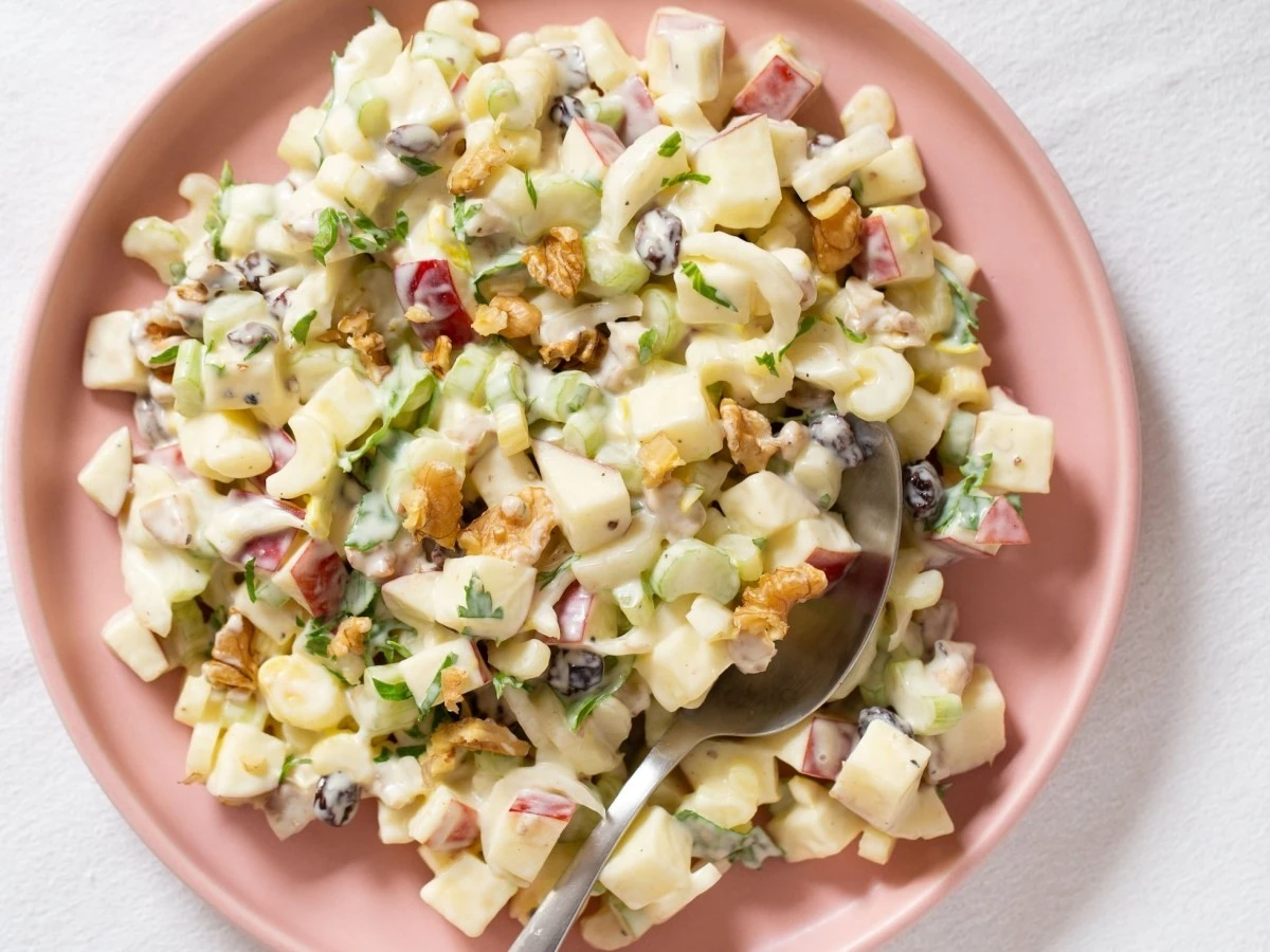 Ensalada Waldorf: la receta fresca y fácil de Paulina Cocina para el verano