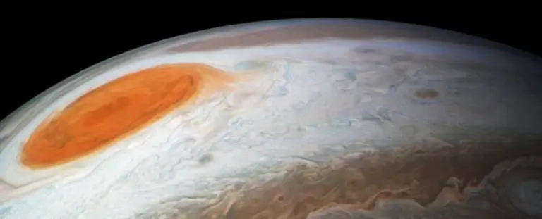 Giove: Perchè il Pianeta Gigante è il Più Stravagante del Nostro Sistema Solare