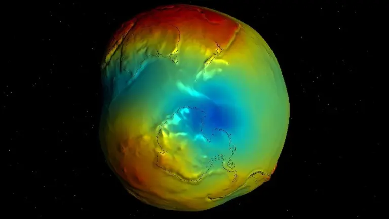 L'anomalia gravitazionale gigante sotto l'Antartide si sta rafforzando, rivelano gli scienziati