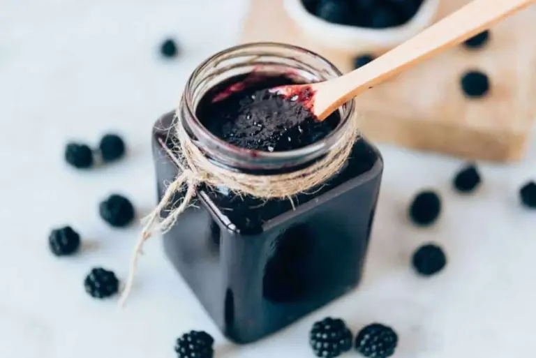 Marmellata di more fatta in casa: 4 ingredienti per un successo rapido