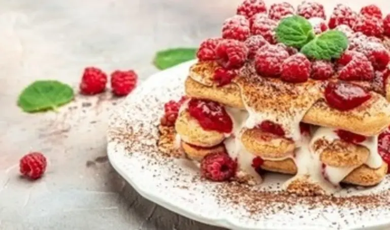 Tiramisù ai lamponi, il trucco per una crema setosa e un gusto perfetto