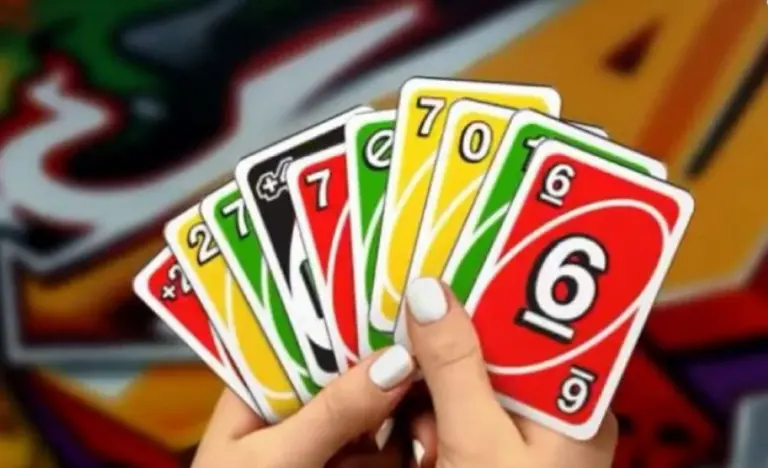 UNO: La regola che divide i giocatori, i +2 non si possono impilare nelle partite ufficiali