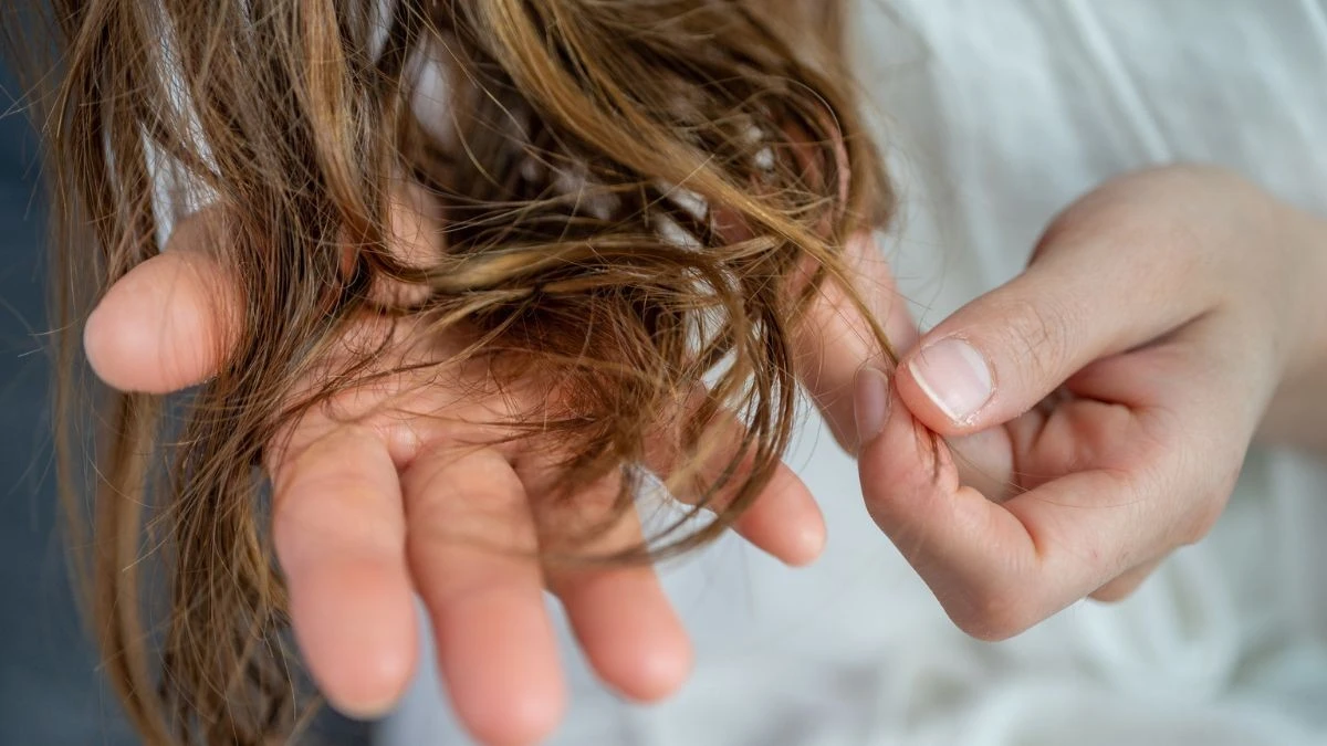 Un segnale del Parkinson potrebbe nascondersi nei tuoi capelli, rivela uno studio
