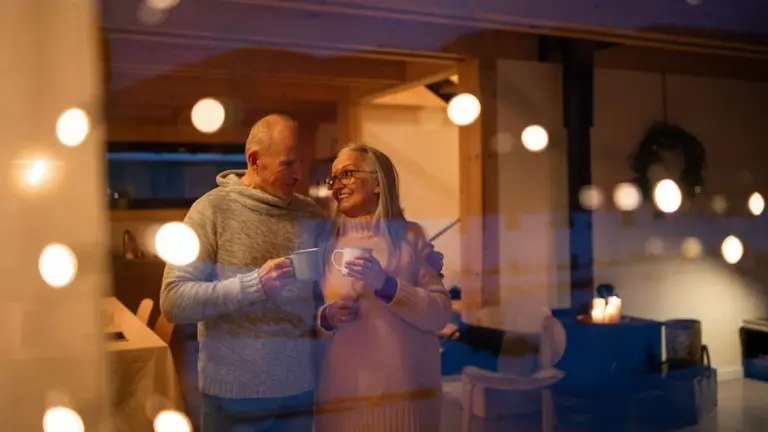 Vivere Insieme Dopo i 50 Anni: La Magia Nascosta Che Non È il Matrimonio