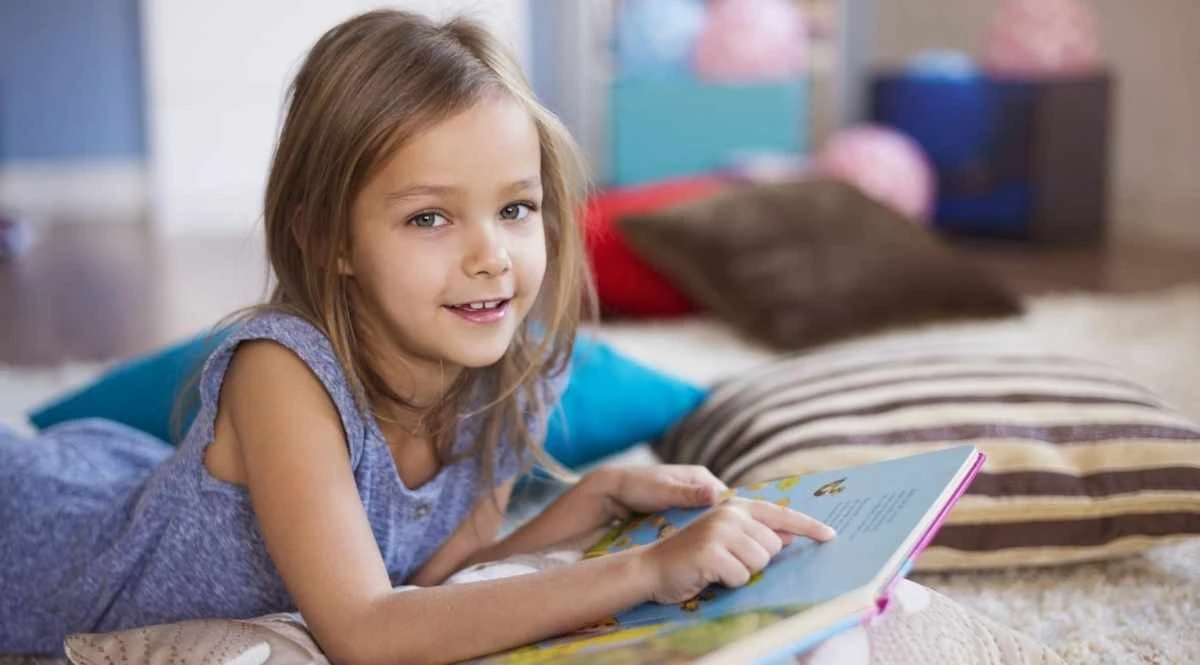 Dal "scroll" alla carta: 5 segreti per ritrovare l'abitudine alla lettura nell'era delle distrazioni digitali