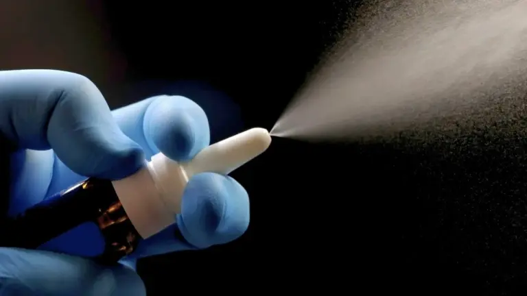 Un vaccino spray nasale protegge da virus, batteri e allergie: la svolta rivoluzionaria